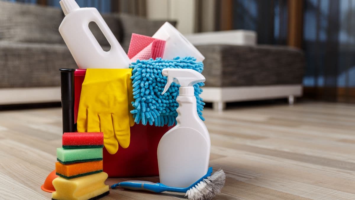 Hướng Dẫn Chọn Hóa Chất Vệ Sinh Công Nghiệp Chuẩn Chuyên Gia