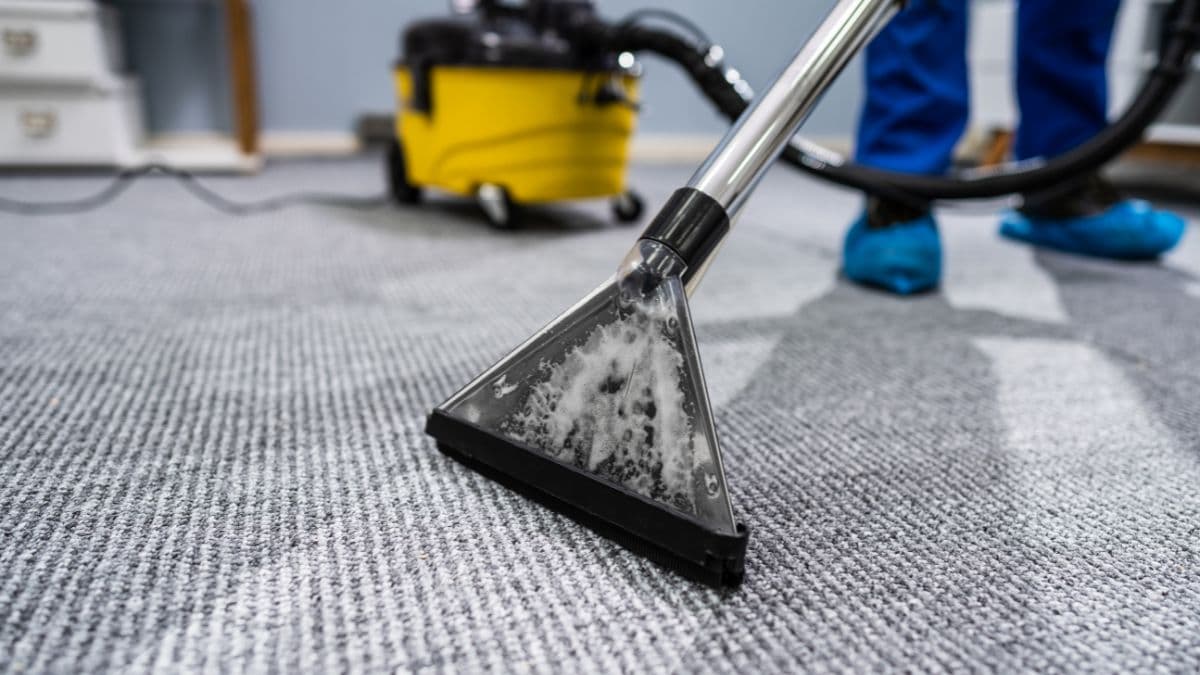 Hướng Dẫn Cách Mở Máy Hút Bụi An Toàn Để Vệ Sinh Và Sửa Chữa Tại Nhà Từ A-Z